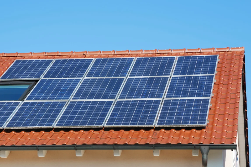 Monitoramento da geração e inspeção técnica de um sistema solar fotovoltaico